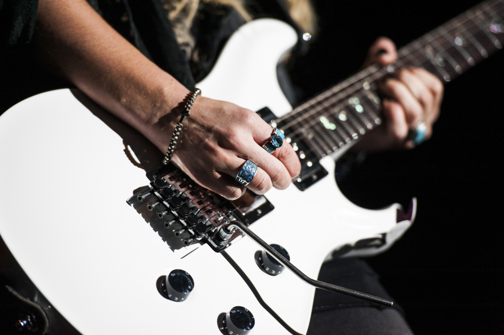 Orianthi with Alice Cooper-4